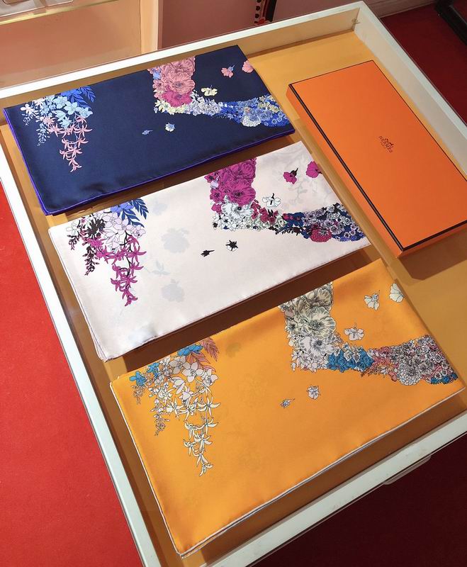 Hermes silk scarf 90X90cm E0509132